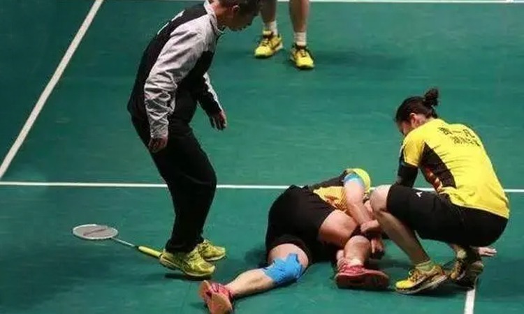 田中将大在 2014 年入选全明星赛，但随后因右肘韧带部分撕裂采取保守治疗